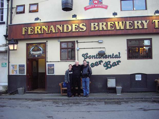 Outside_Fernandes